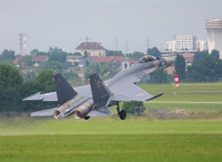 Cách Nga chơi với Ấn Độ và Pakistan