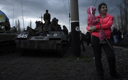 Ukraine “lo sốt vó” nguy cơ rơi vào thảm kịch “Hy Lạp 2” - 3 Bất ổn về chính trị, kinh tế sụt giảm, liệu Ukraine có vượt qua khó khăn này? (Ảnh: