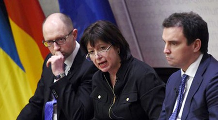 Các nhà lãnh đạo Ukraine đau đầu với khoản nợ sắp đáo hạn.