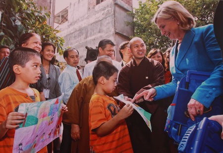 Lưu luyến (Bến Tre – Việt Nam, 3/2007) – (Tác giả