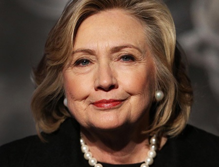 Làm an lòng cử tri - 1 Tuổi tác của bà Clinton là mục tiêu công kích của đảng Cộng hòa.