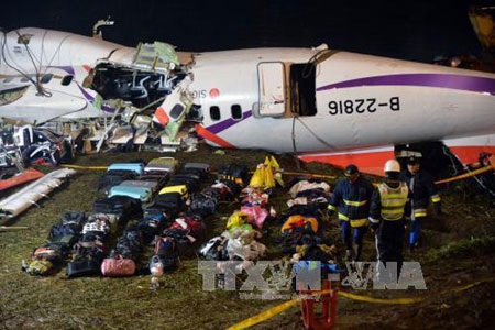 Hiện trường vụ máy bay số hiệu GE235 rơi hôm 4/2/2015. (Ảnh: