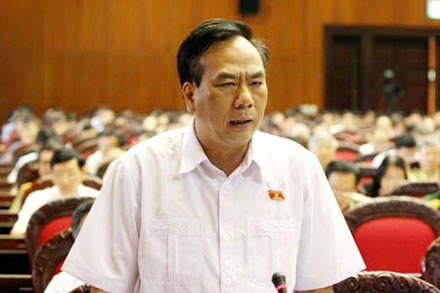 Đại biểu Bùi Đức Thụ: “Nếu tăng lương, nợ công ngay từ 2015 sẽ vượt trần”