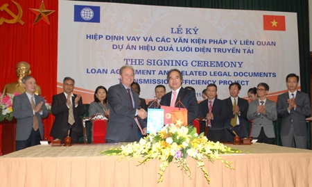 Vay World Bank 500 triệu USD xây lưới điện thông minh - 1 Lễ ký kết vay 500 triệu USD từ WB.