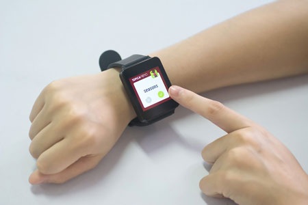 Lần đầu tiên, người Việt học ngoại ngữ miễn phí trên đồng hồ Smartwatch - 1 Lần đầu tiên, người Việt học ngoại ngữ miễn phí trên đồng hồ Smartwatch