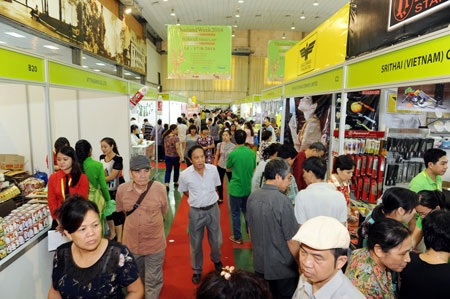 Thỏa sức mua sắm dịp đầu năm tại Hội chợ bán lẻ hàng Thái Lan - 1 Thỏa sức mua sắm dịp đầu năm tại Hội chợ bán lẻ hàng Thái Lan