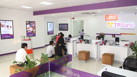 Bất ngờ nhận được tiền “mừng tuổi” từ ngân hàng - 2 Phòng giao dịch của TPBank.