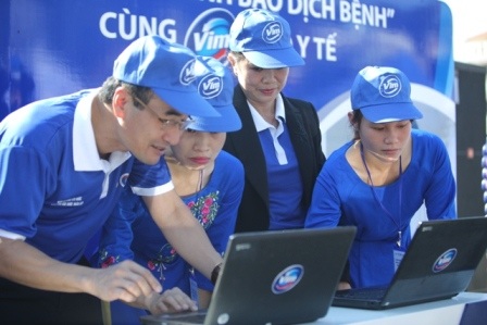 Đại diện Các bộ ban ngành cùng đăng kí tin nhắn Cảnh báo dịch bệnh.