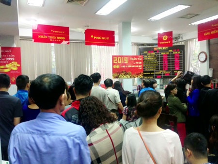 Đổ xô đi mua vàng vào ngày vía Thần Tài - 5 Đọc những thông tin kinh tế - tài chính mới nhất trên