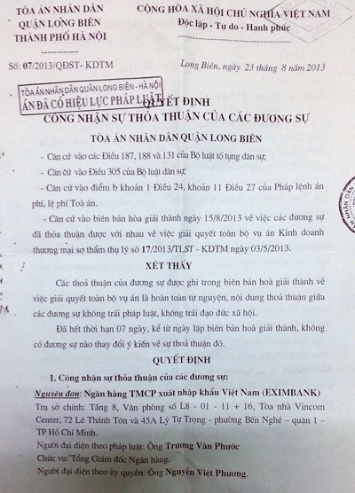 Công dân khiếu nại Tòa án Long Biên giải quyết tranh chấp sai trình tự tố tụng - 2 Quyết định công nhận thỏa thuận của các đương sự của Tòa án quận Long Biên.