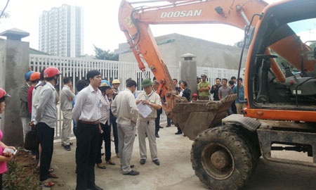 Quận Nam Từ Liêm chỉ đạo làm rõ vụ cưỡng chế có dấu hiệu sai sót - 1 Quận Nam Từ Liêm chỉ đạo làm rõ vụ cưỡng chế có dấu hiệu sai sót