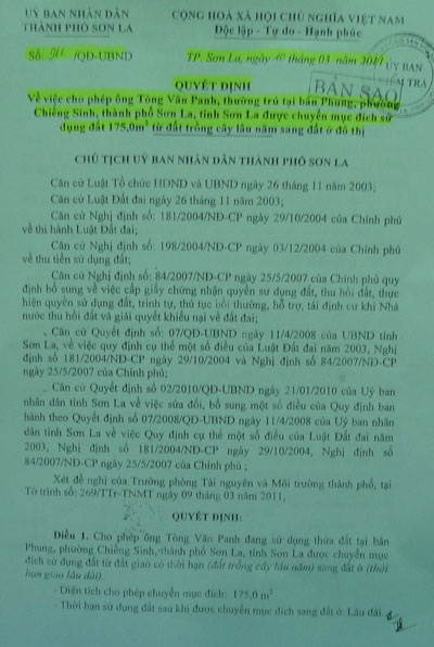 Thành phố Sơn La cấp sổ đỏ cho hộ dân mòn mỏi chờ đợi nhiều năm - 4 Quyết định chấp thuận cấp sổ đỏ cho hộ ông Phanh của TP. Sơn La.