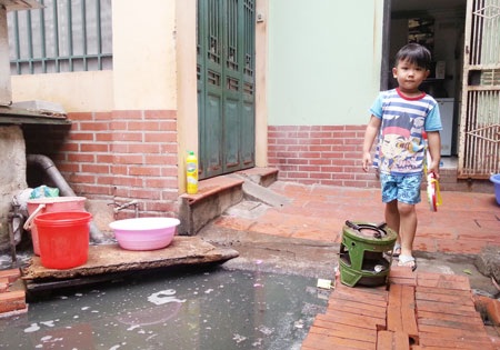 Bài 1: Cụm dân cư vật lộn trong cảnh ô nhiễm, xú uế giữa thủ đô - 13 Báo