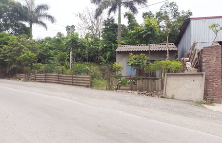 Đất hành lang cao tốc bị xâm phạm, UBND xã Phù Đổng chưa có biện pháp ngăn chặn - 1 Đất hành lang cao tốc bị xâm phạm, UBND xã Phù Đổng chưa có biện pháp ngăn chặn