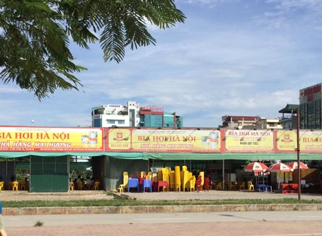 Hà Nội: Đất quy hoạch làng nghề vô tư “biến hóa” thành nhà cao tầng, quán bia - 1 Hà Nội: Đất quy hoạch làng nghề vô tư “biến hóa” thành nhà cao tầng, quán bia