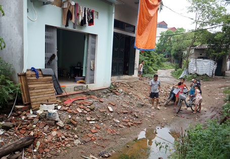 Việc dự án chậm hoàn thành khiến sinh hoạt của người dân trong khu vực bị đảo lộn nhiều năm