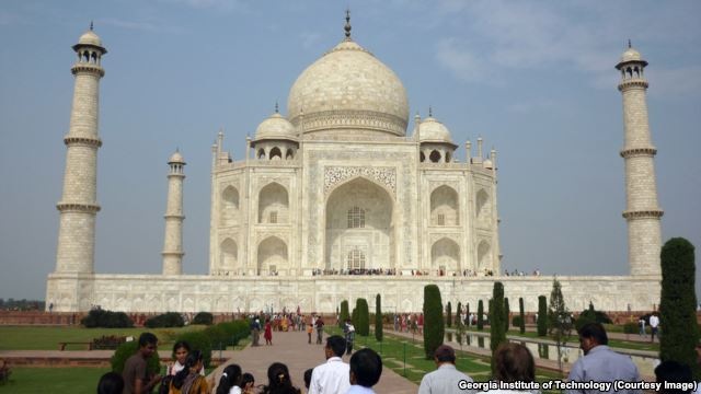 Tìm ra nguyên nhân khiến đền Taj Mahal bị ố vàng - 1 Ngôi đền Taj Mahal