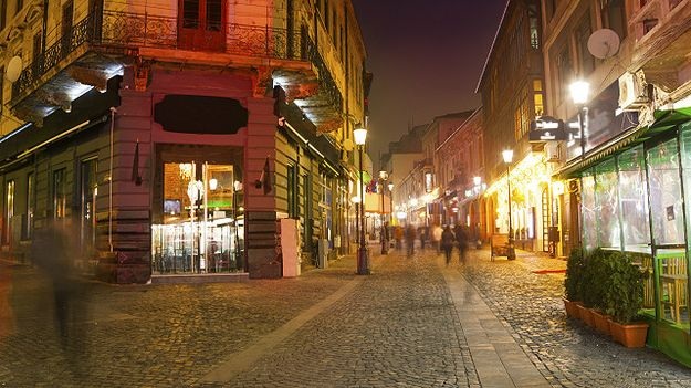 Những thành phố có chi phí sinh hoạt "dễ chịu" nhất thế giới - 4 Những thành phố có giá cả rẻ nhất thế giới