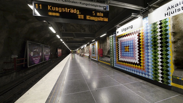Sửng sốt trước vẻ đẹp kiến trúc của các ga tàu điện ngầm Stockholm - 9 Hà Anh