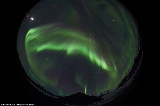Trái Đất trở thành “hành tinh khác” qua những bức hình - 9 Công viên quốc gia Skaftafell của Iceland trở nên kỳ ảo trước ống kính của Rietze