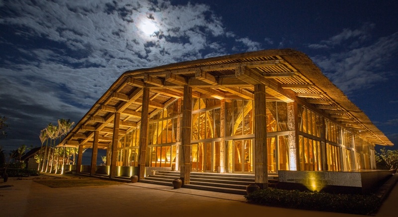 Naman Retreat – Trải nghiệm đích thực về thiên nhiên và văn hóa Việt - 9 Toàn cảnh nhà hàng Hay Hay về đêm