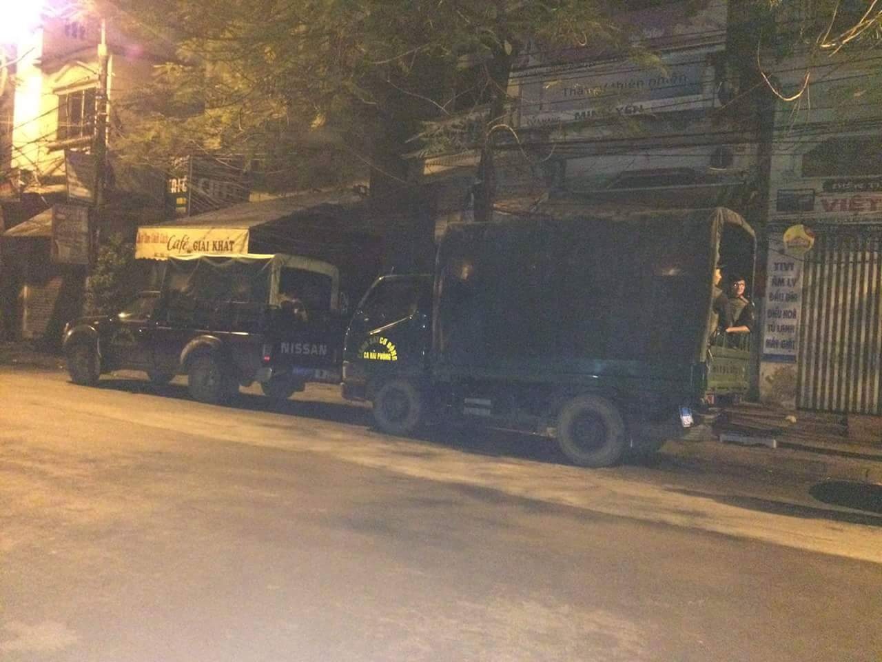 Nghi ngáo đá, nam thanh niên suốt 1 ngày đêm đang cố thủ trong nhà - 3 CS cơ động được điều động xuất để khống chế nhưng bắt thành với đối tượng nghi ngáo đá này