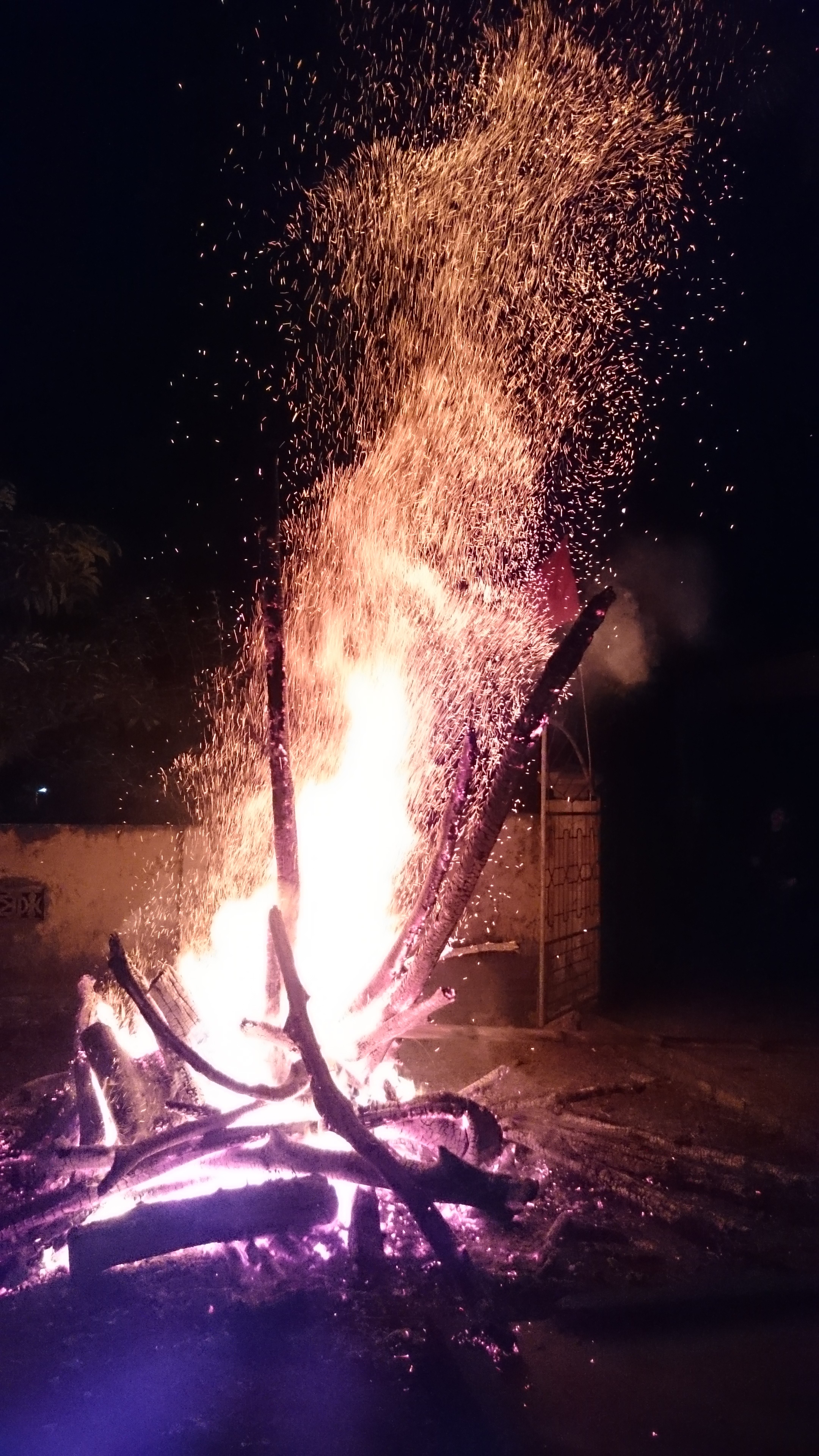 Màn lửa trại tuyệt đẹp tại xã Giang Sơn huyện Đô Lương