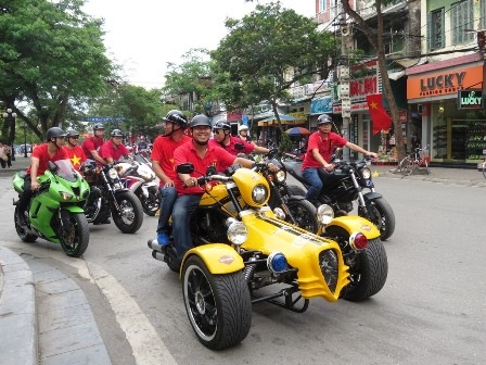 Dàn xe khủng sáng nay trên nhiều tuyến quan trọng sáng nay