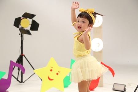 Ba “sao” nhí tranh cãi nảy lửa khi làm giám khảo - 4 Giám khảo nhí Sumo rất có mắt nghệ thuật