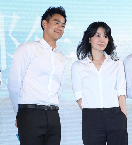 Vương Phi trẻ trung và giản dị tham dự buổi họp báo giới thiệu kế hoạch thực hiện MV