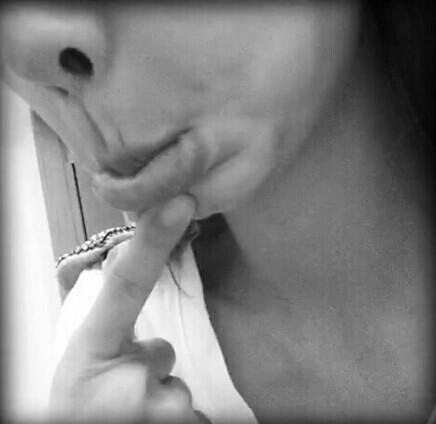 Angela Baby chứng tỏ cô không làm cằm Vline như những lời đồn thổi.