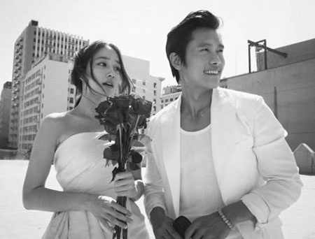 Vợ Lee Byung Heon đã tha thứ cho anh sau scandal "tống tiền" - 1 Lee Min Jung sẽ tái hợp với chồng cũ - Lee Byung Heon sau khi anh đi công tác từ Mỹ về Hàn Quốc.