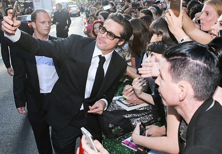 Angelina Jolie khoe vai trần ở Úc - 3 Angelina Jolie tới dự buổi ra mắt bộ phim Unbroken tại Sydney, Úc, ngày 17/11.