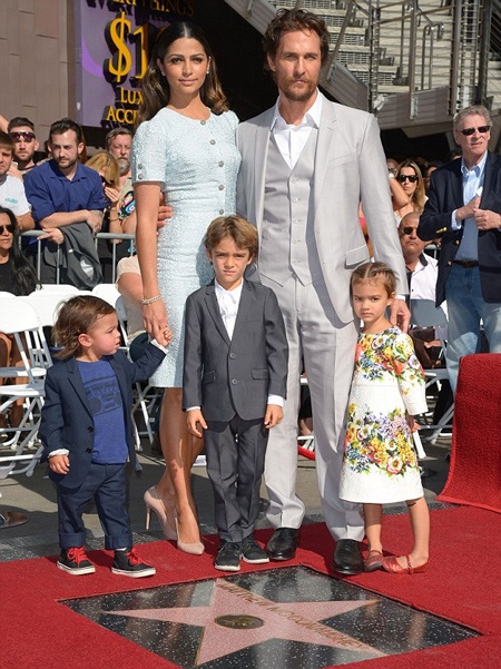Matthew McConaughey khoe vợ con trong ngày nhận sao trên Đại lộ danh vọng - 1 Matthew McConaughey khoe vợ con trong ngày nhận sao trên Đại lộ danh vọng