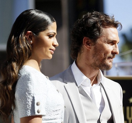 Matthew McConaughey khoe vợ con trong ngày nhận sao trên Đại lộ danh vọng - 6 Matthew và Camila đã có với nhau ba đứa con, một bé 6 tuổi, một bé 4 tuổi và bé út 22 tháng tuổi.
