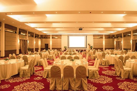 Tiệc đón năm mới hoàn hảo cho gia đình và công ty - 4 Điểm đến riêng tư, an
lành cho gia đình mùa lễ hội