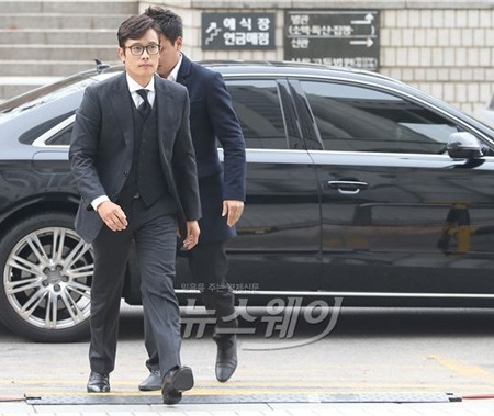 Lee Byung Heon cúi đầu tạ lỗi với người hâm mộ vì scandal tống tiền