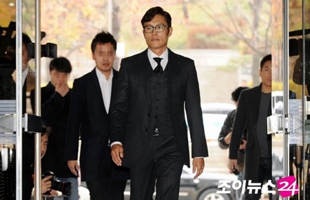 Lee Byung Heon cúi đầu tạ lỗi với người hâm mộ vì scandal "tống tiền" - 3 Lee Byung Heon cúi đầu tạ lỗi với người hâm mộ vì scandal tống tiền