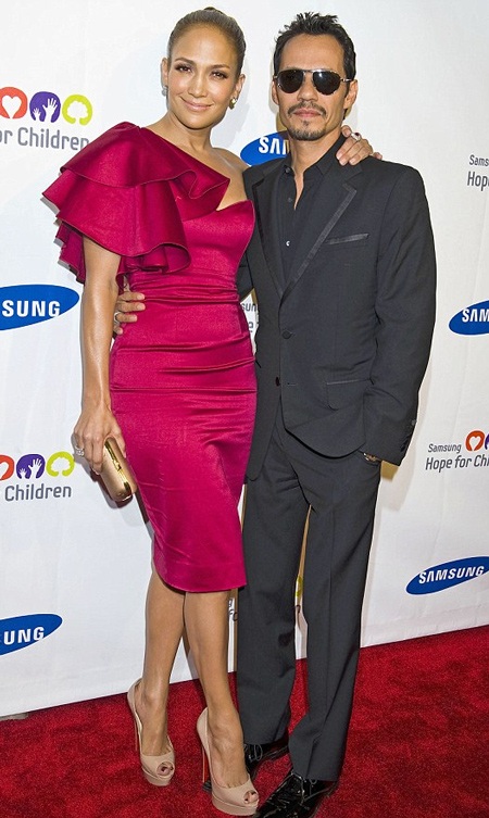 Marc Anthony đã đính hôn với người mẫu kém 20 tuổi - 4 Marc và vợ cũ - Jennifer Lopez đã có 7 năm chung sống.