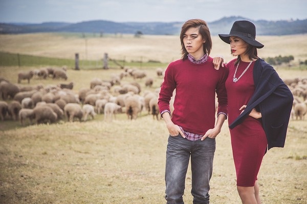 Tấn Khang - Mâu Thuỷ “tình tứ” ở xứ sở cừu Merino - 1 Tấn Khang - Mâu Thuỷ “tình tứ” ở xứ sở cừu Merino