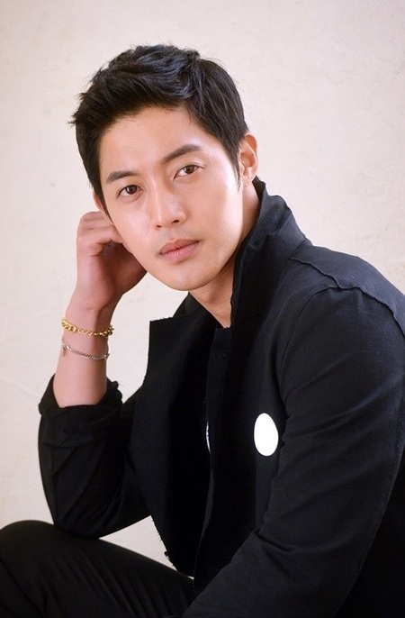 Hai vụ tai tiếng ồn ào nhất làng giải trí xứ Hàn năm 2014 - 1 Mỹ nam xứ Hàn Kim Hyun Joong bị tố hành hung bạn gái