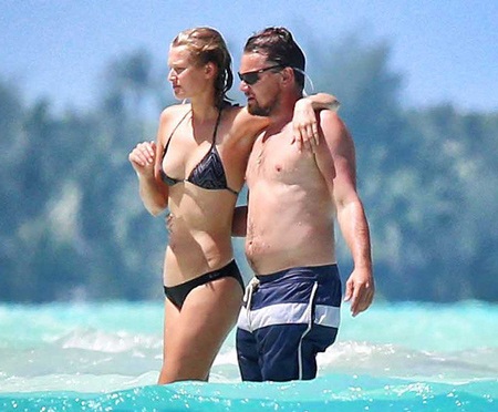 Leonardo DiCaprio “đá” bạn gái siêu mẫu trẻ đẹp - 2 Cặp tình nhân Leonardo và Toni khi còn mặn nồng.
