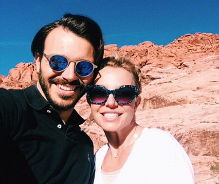 Charlie khen Britney là người phụ nữ có trái tim rộng mở