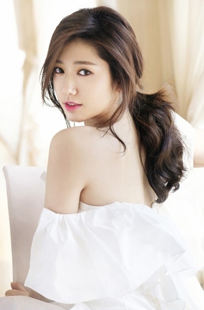 Park Shin Hye “đua” độ nổi tiếng với Park Min Young - 2 Park Shin Hye