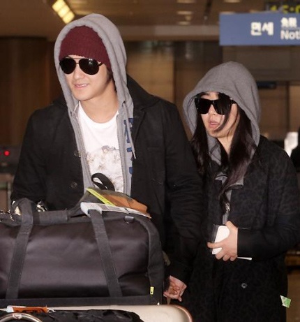 Những chuyện tình rắc rối và bất ngờ của làng giải trí xứ Hàn - 1 Kim Bum và Moon Geun Young được fan ủng hộ vì công khai quan hệ hồi đầu năm 2014