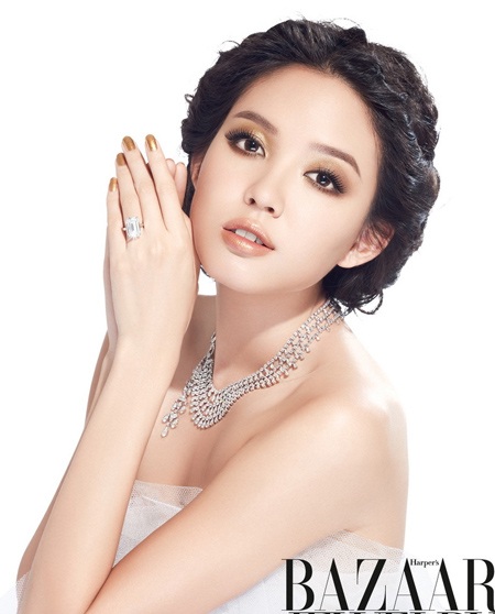 Cựu hoa hậu thế giới Trương Tử Lâm rạng ngời ngày tái xuất - 7 Năm 2013, Tử Lâm bất ngờ làm đám cưới với một doanh nhân trẻ và lui về ở ẩn.