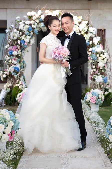 Năm 2014: Năm đại hỷ của làng giải trí châu Á - 5 Từ Nhược Tuyên kết hôn với doanh nhân người Singapore từng có một đời vợ.
