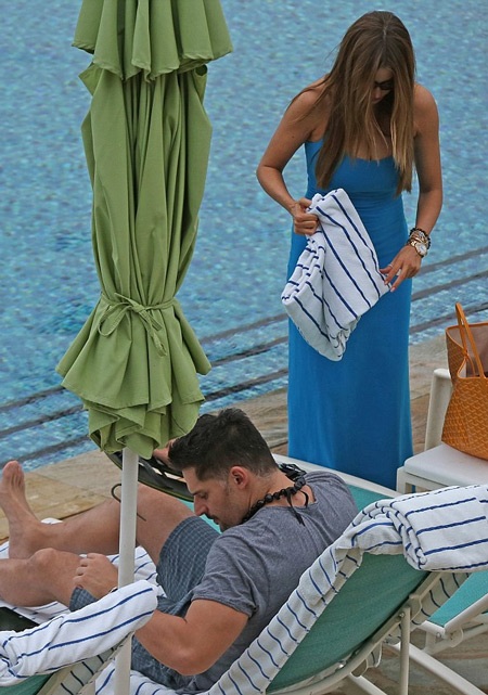 Mỹ nhân U50 được cầu hôn bằng nhẫn kim cương to bự