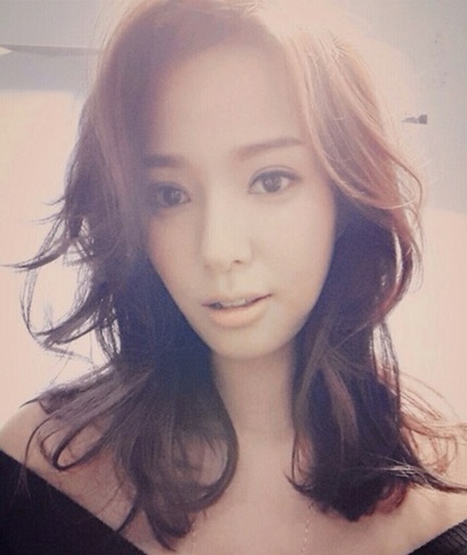 Son Tae Young dường như không thay đổi dù chỉ còn hơn một tháng nữa là sinh con thứ hai.