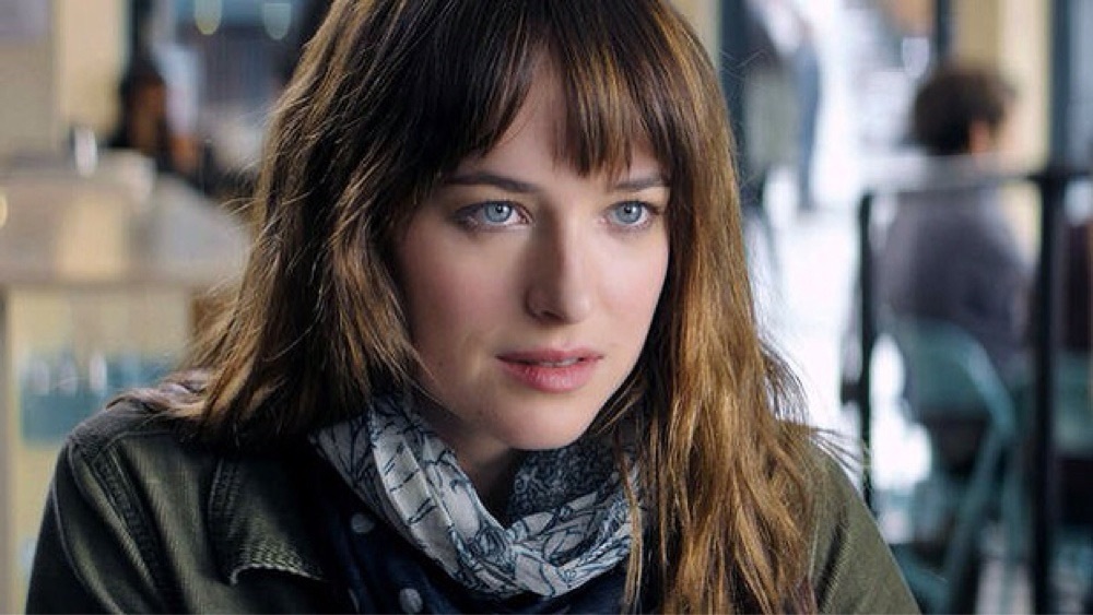 Nữ chính trong “50 sắc thái” tiếp tục khoe thân - 2 Tạo hình nhân vật Anastasia Ana Steele của Dakota trong